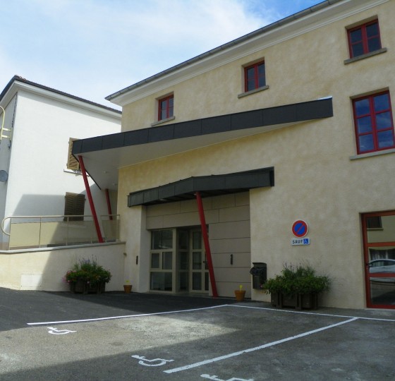 REAMENAGEMENT DE LA SALLE DE SPORT ET CREATION D'UN EQUIPEMENT RURAL D'ANIMATION LAGRESLE (42)