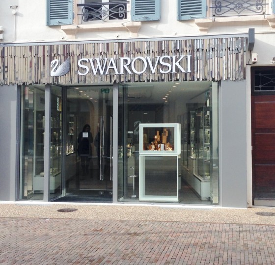 CREATION D'UN MAGASIN SWAROVSKI (42) ROANNE